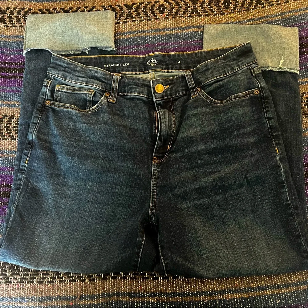 St. John’s Bay straight leg cuffed crop jeans…size 14. Great condition. - Picture 1 of 6